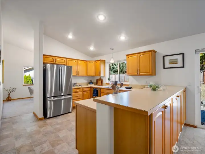 The bar can serve as  a serving area when having large parties or as an eating counter should you so desire.