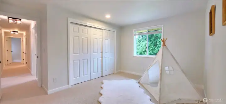 Second bedroom.