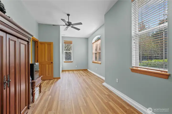 Bonus room perfect for office, exercise, playroom, crafts, etc.