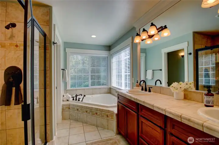 5 piece ensuite with walk-in shower and jetted tub