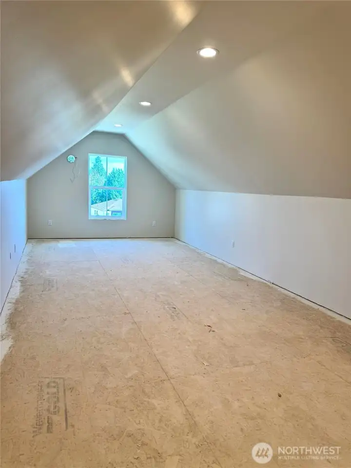 Only upper space, huge bonus room! Only upper space, huge bonus room!