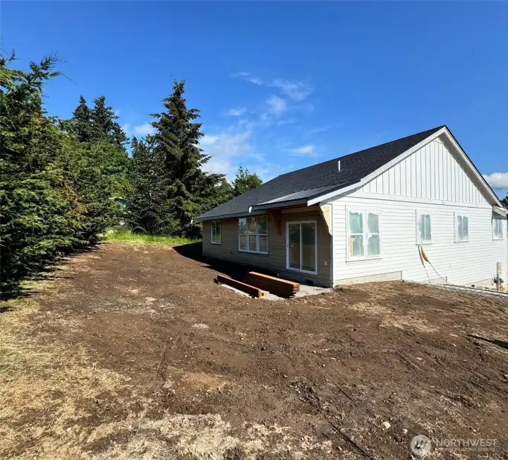 Nice wide private backyard Nice wide private backyard