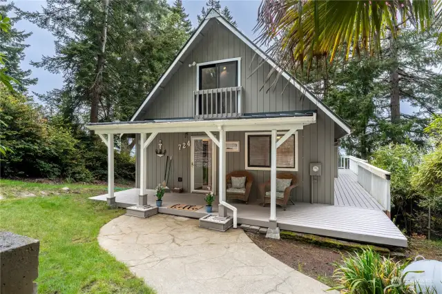 Welcome to 724 West Herron Blvd NW located in the private community of Herron Island.