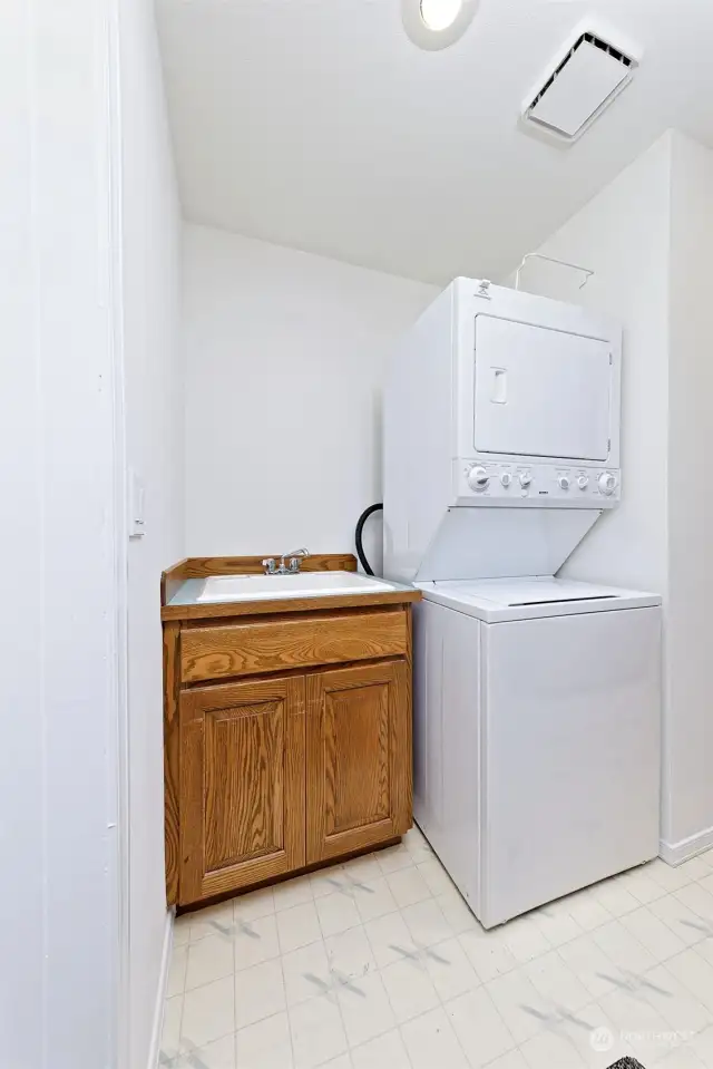 Utility Room with washer and drier.