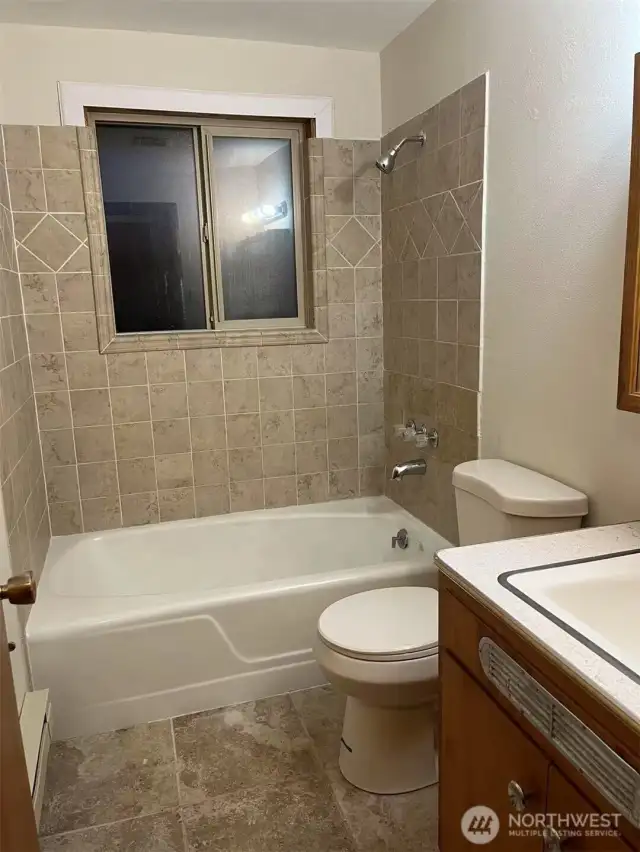 unit 4012 bathroom