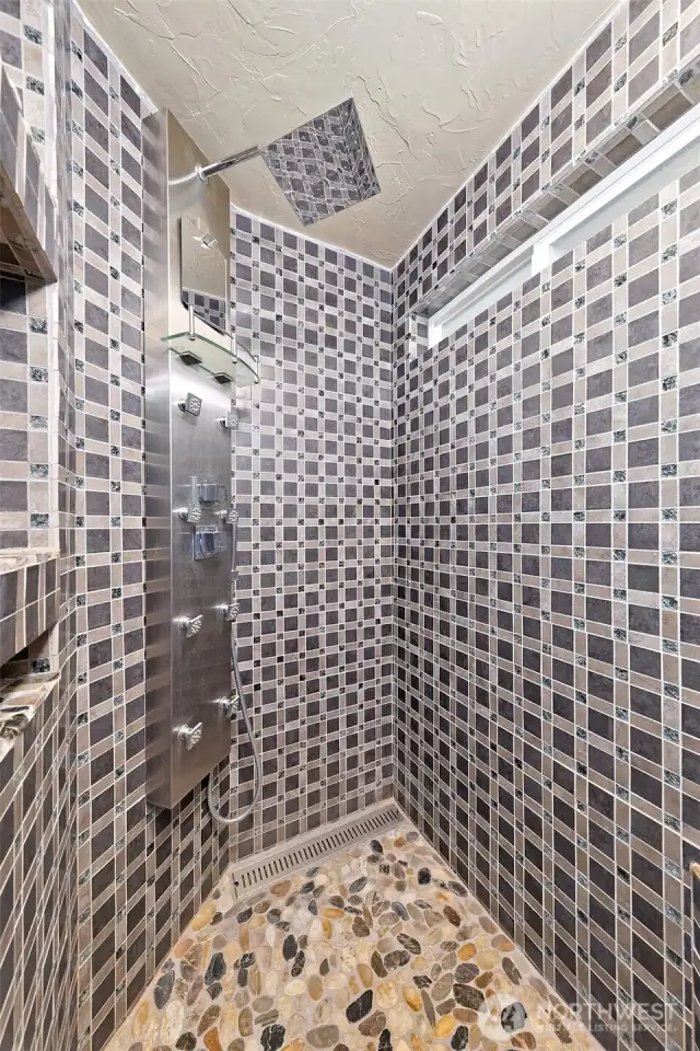 Awesome Shower for cleaning up after a nice hike