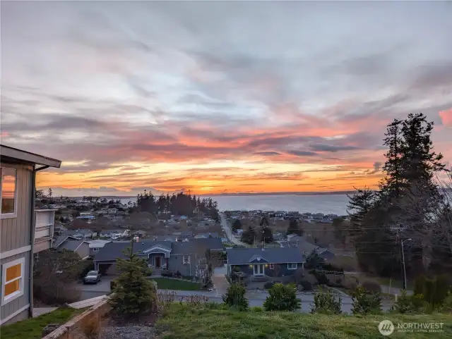 expansive and unobstructed bluff views