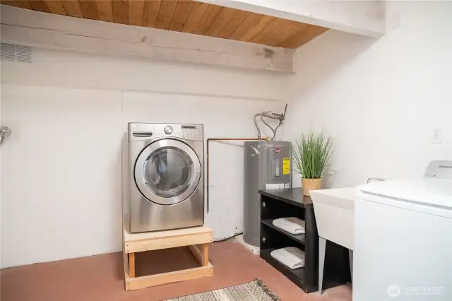 full sized separate laundry, utility room