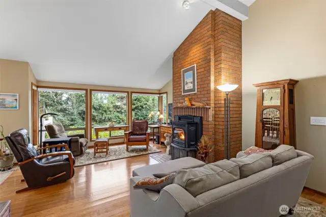 Living room with vaulted ceilings and gorgeous fireplace