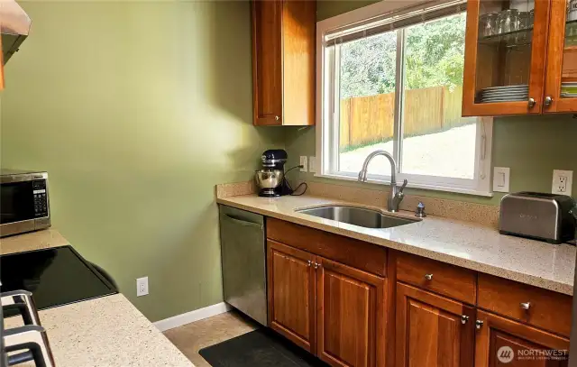 Kitchen with quartz counter-tops
