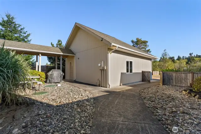 Aggregate cement pathways throughout the property combined with easy landscaping for vacation homeowners as well as full-time residents.
