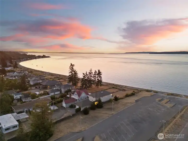Unobstructed views north up Admiralty Inlet, to Whidbey Island and distant Cascade mountains.  This is where the northern lights typically are when active.