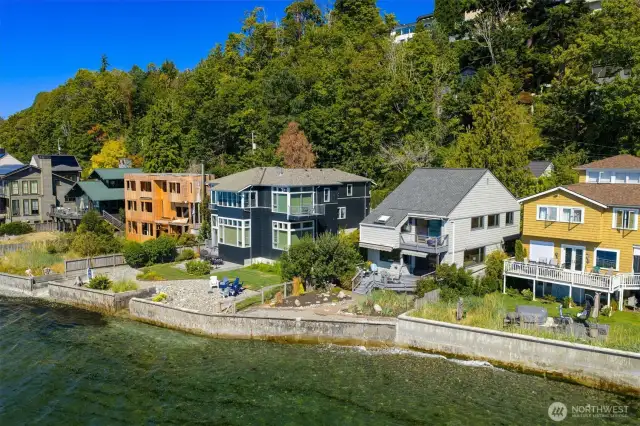 ~33 feet of amazing Puget Sound waterfront