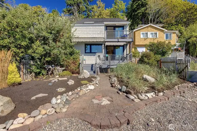 ~beach landscaped yard