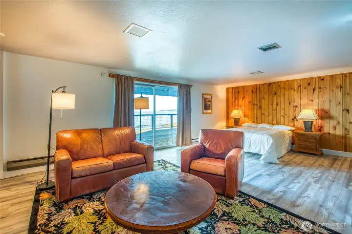 Main floor waterfront room