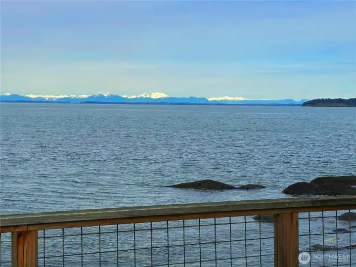Canadian Coastal Range to the Northeast