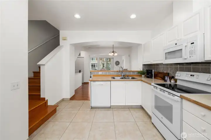 Kitchen has newer appliances