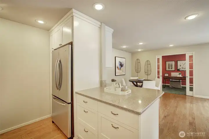 Loads of Cabinets, pantry and spice cabinet