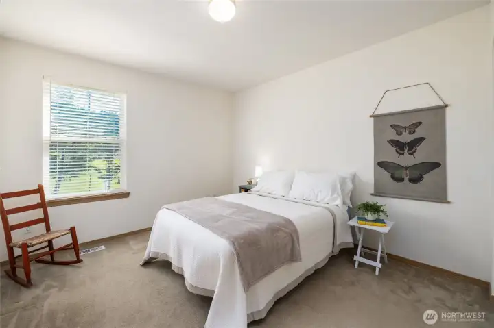 Second guest bedroom.