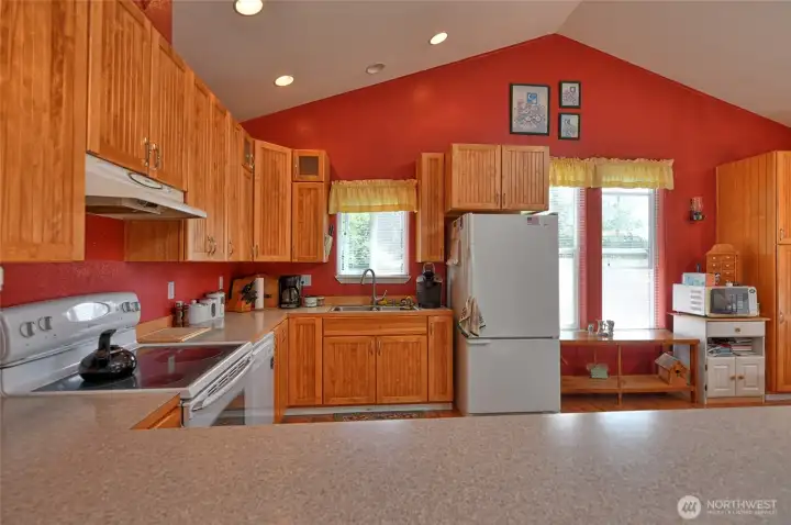 Kitchen in ADU, has a lot of cabinet space. Kitchen in ADU, has a lot of cabinet space.