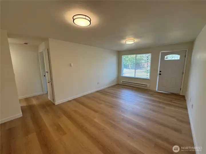 Large Living Area! Large Living Area!