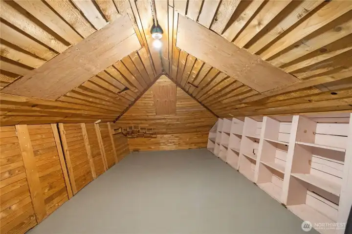 Attic space ((ready for skylights and additional window!) Attic space ((ready for skylights and additional window!)