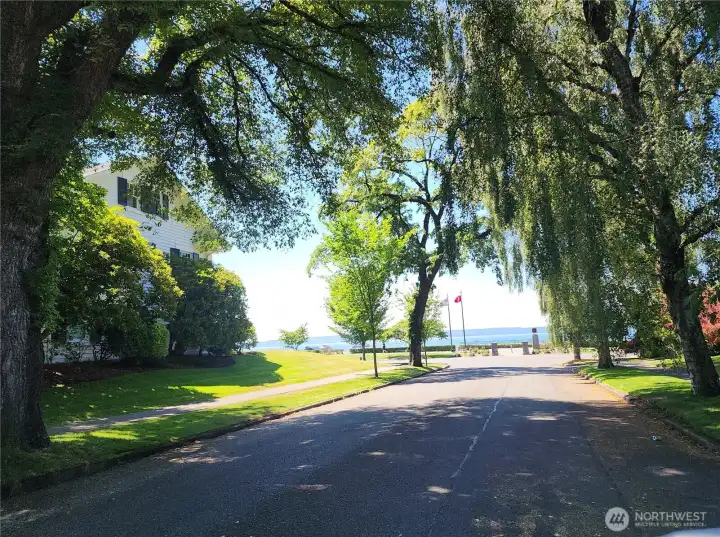 Your walk down to the waterfront Your walk down to the waterfront
