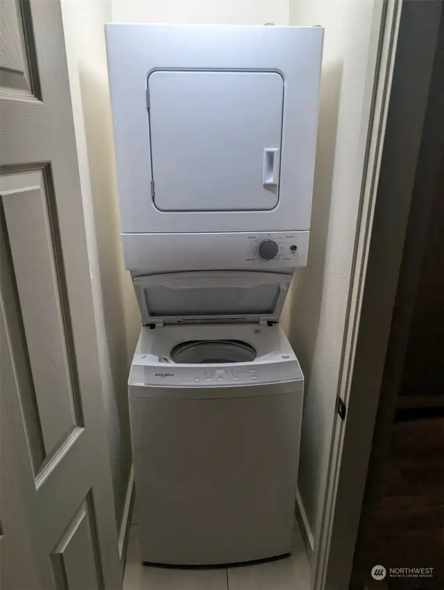 Washer/dryer in unit