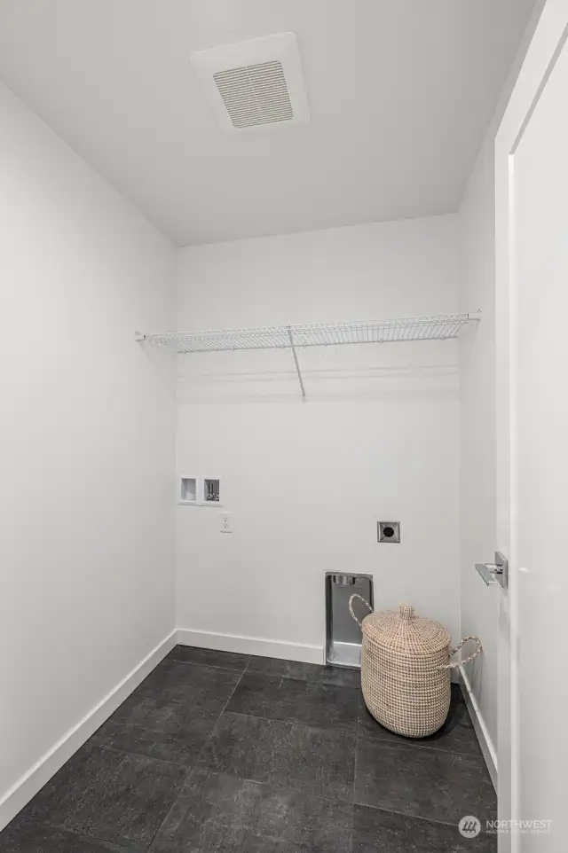 Photos of model home 9213 with similar finishes & floor plan.
