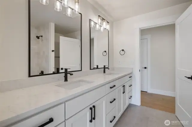 Jack and Jill bath between two bedrooms