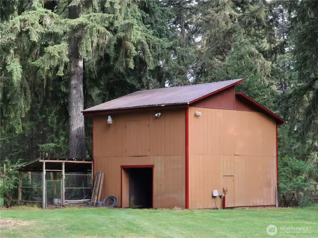 2 stall barn for a pony or two. Feed storage