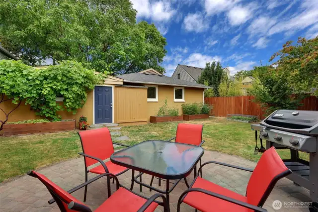 Patio to house.