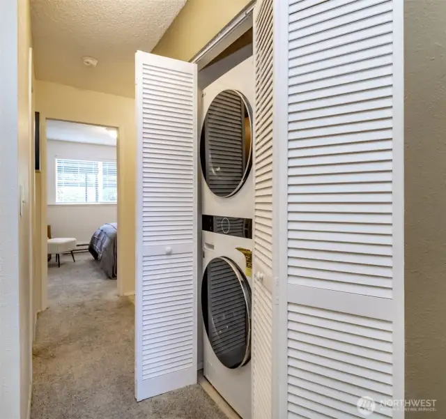 Washer & Dryer included!