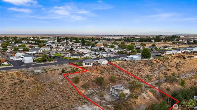 LOT LINES ARE ESTIMATES, BUYER TO VERIFY ALL LOT LINES & ALL MEASUREMENTS.
