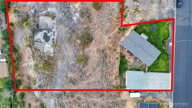 LOT LINES ARE ESTIMATES, BUYER TO VERIFY ALL LOT LINES & ALL MEASUREMENTS.