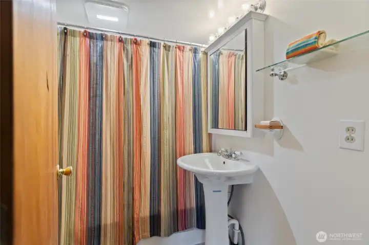 Full bath ...