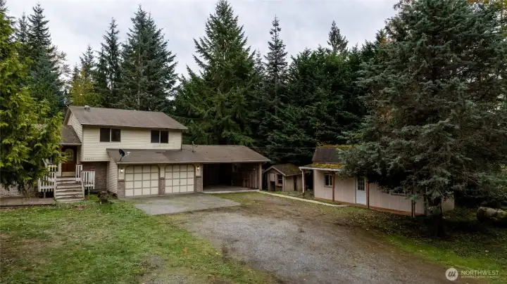 Outbuilding near House