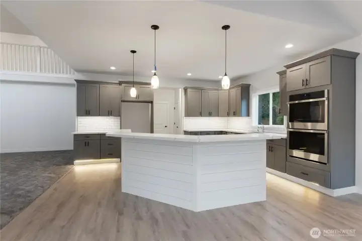 PHOTOS ARE FOR ILLUSTRATION PURPOSES