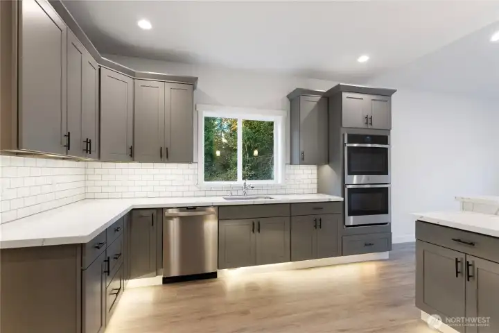 PHOTOS ARE FOR ILLUSTRATION PURPOSES