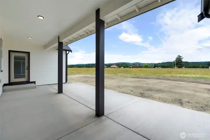 Home is complete and move in ready! Home is complete and move in ready!