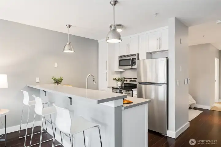 Bar seating in the modern kitchen