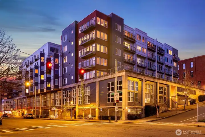 City energy. Walkable convenience. Sunset views that never get old. True lock-and-leave convenience. This is Seattle living, done right.