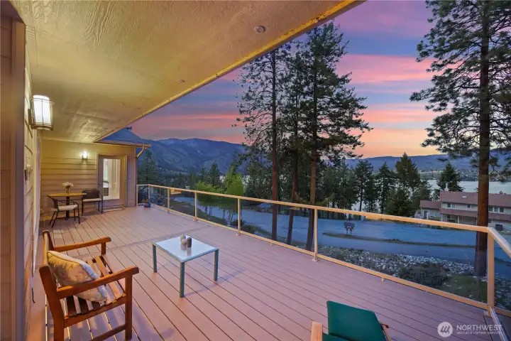 Enjoy the setting and sunset on the deck.