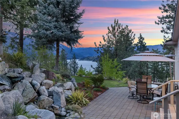 Side patio stunning views uplake.