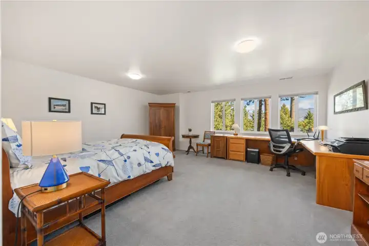 Lower level primary suite