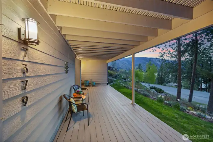 Lower level deck to entry