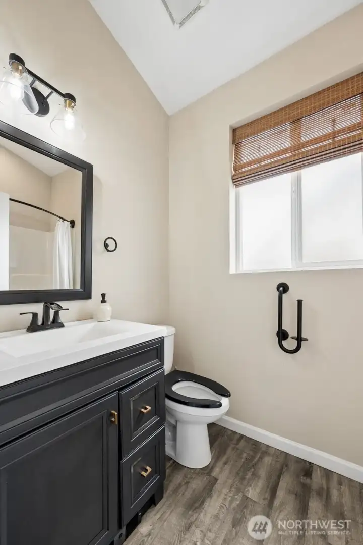 Full Guest Bathroom