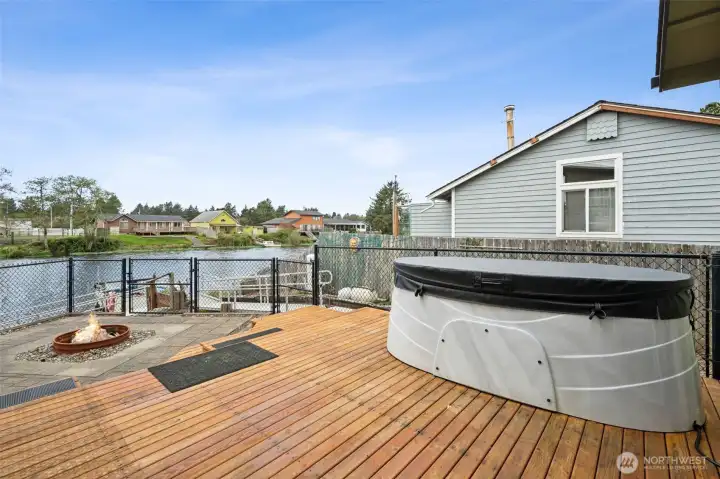 Strong Hot Tub Spa off Primary Suite