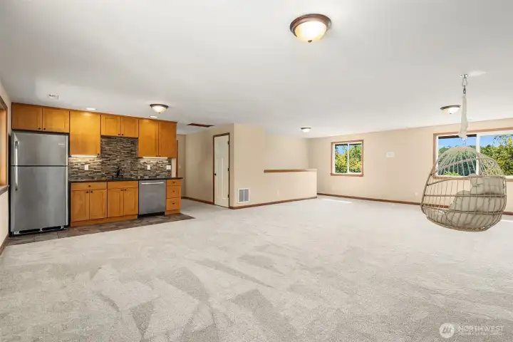 Bonus room with kitchenette