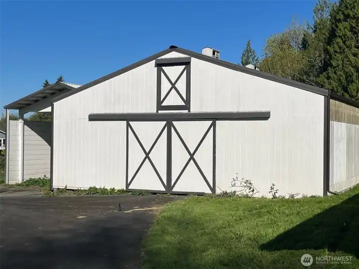 Barn 1 - 4 stalls